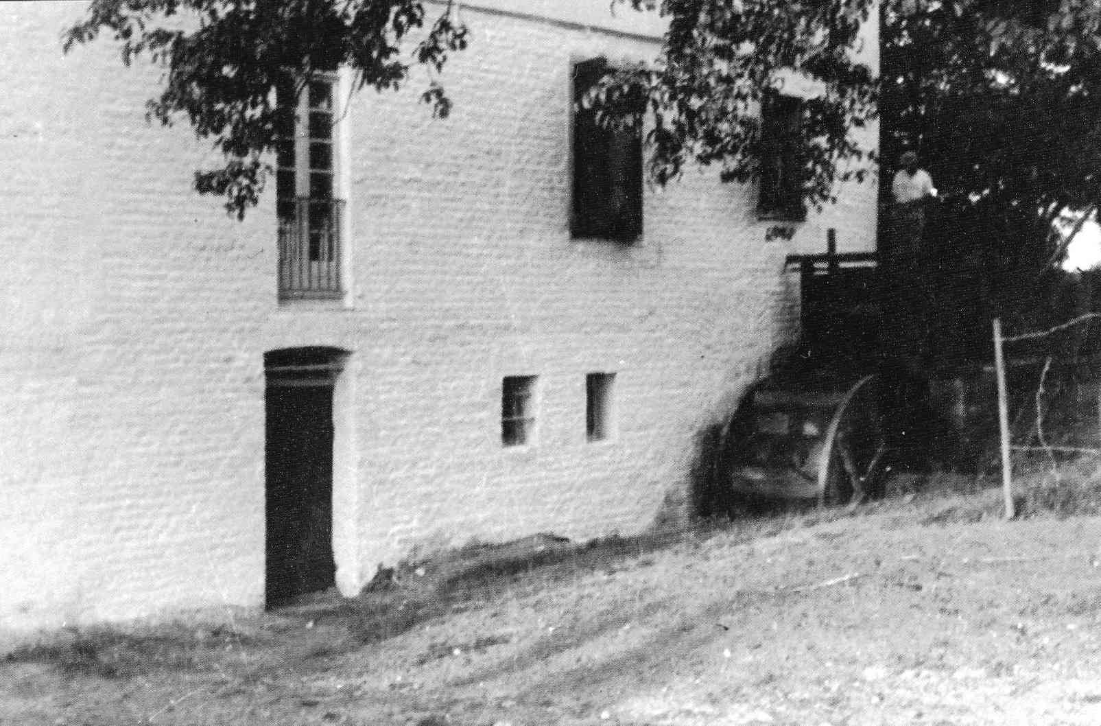 M&uuml;hle hinten mit Rad